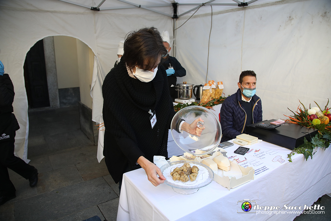 VBS_6132 - 10.ma Fiera Nazionale del Tartufo e Fiera dei Santi.jpg